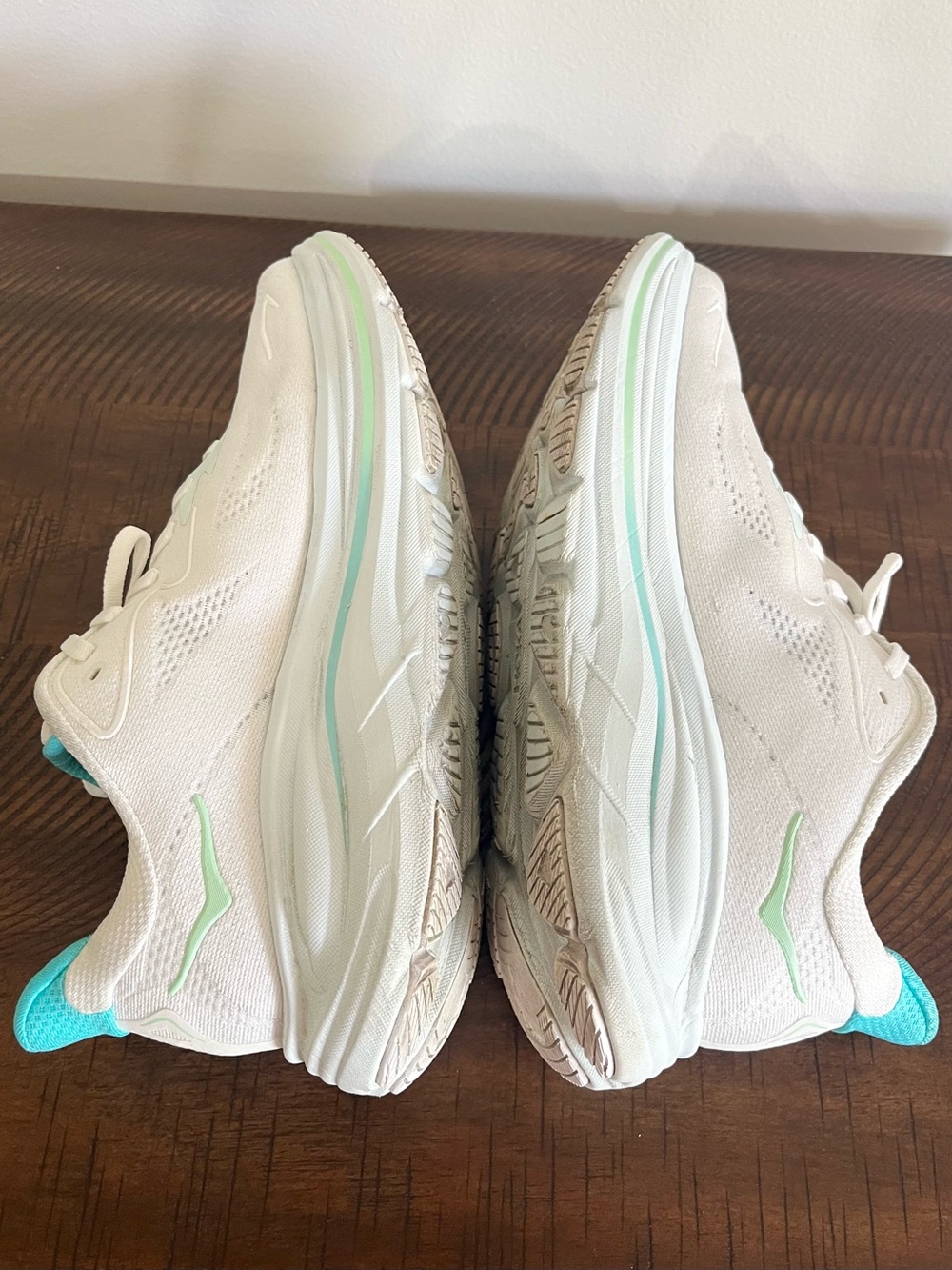 Hoka One One Clifton 10 White Cielo Blue breathable jacquard knit upper Size 9 B - Picture 9 of 14